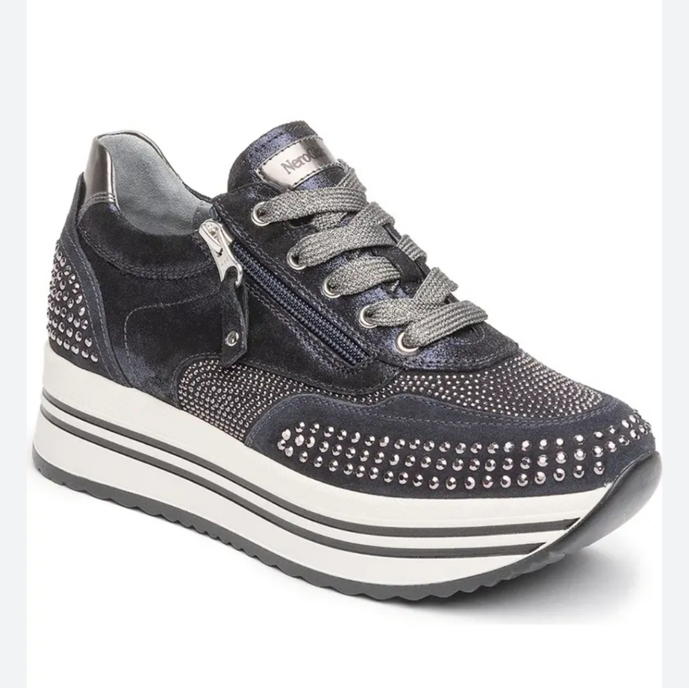 NWOB Nero Giardini Women's Blue Studded Platform Sneakers